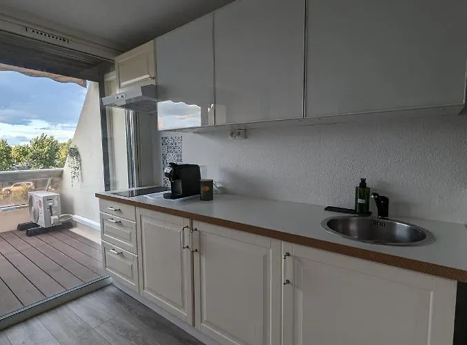 Avec Terrasse Heliopolis 아그